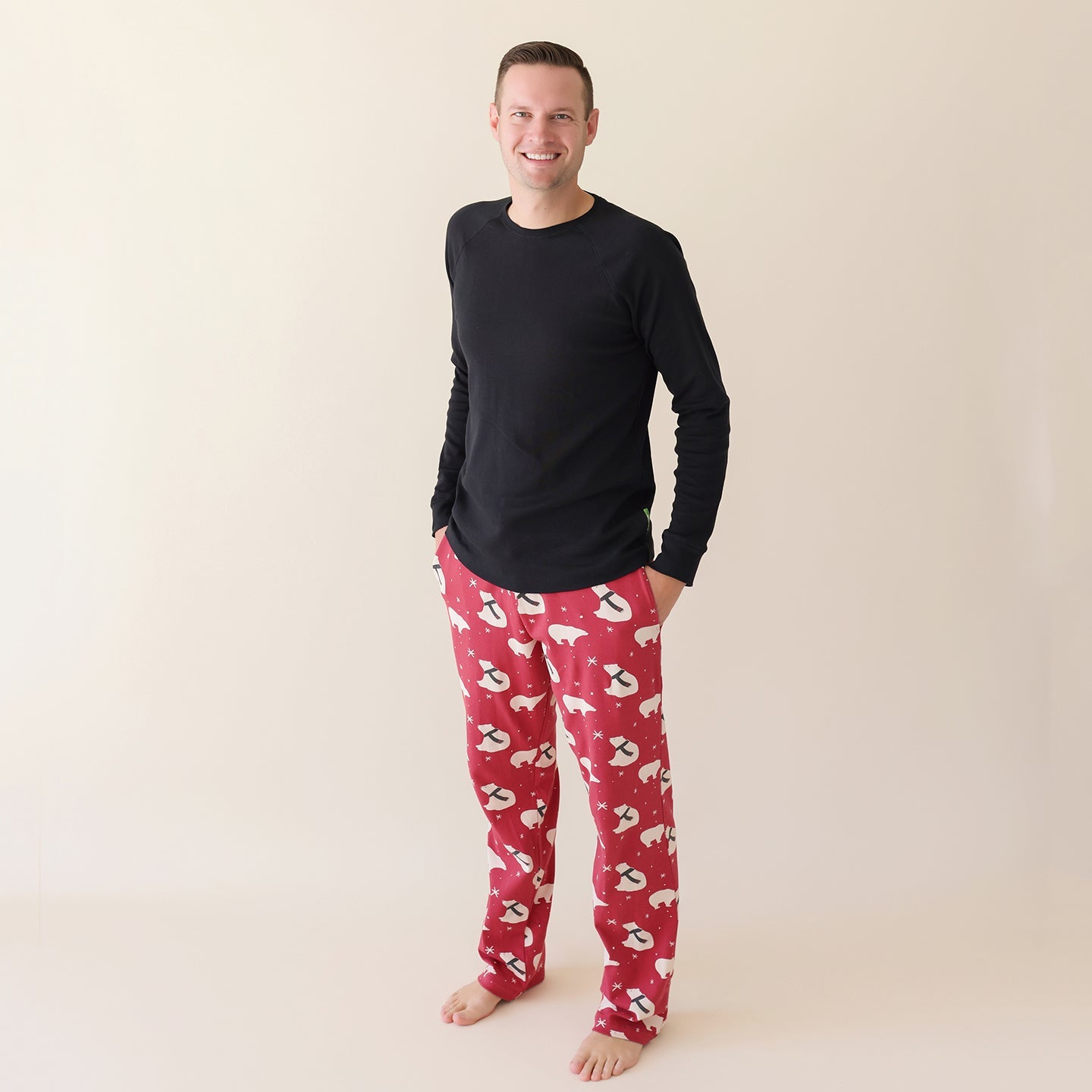 FW24_IG_PAJAMAS_HOLIDAY_men_polar_cranberry.jpg